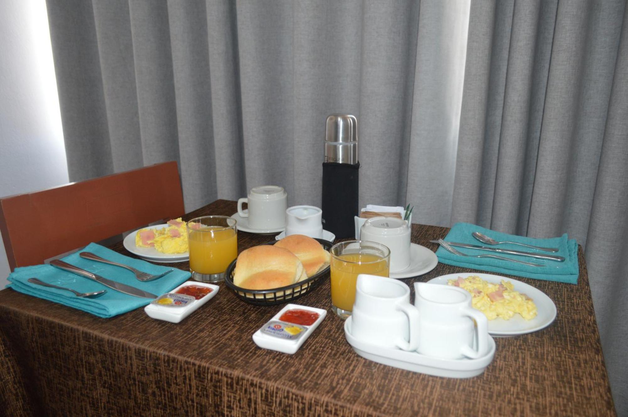 Los Esteros Hostal 후안차코 외부 사진