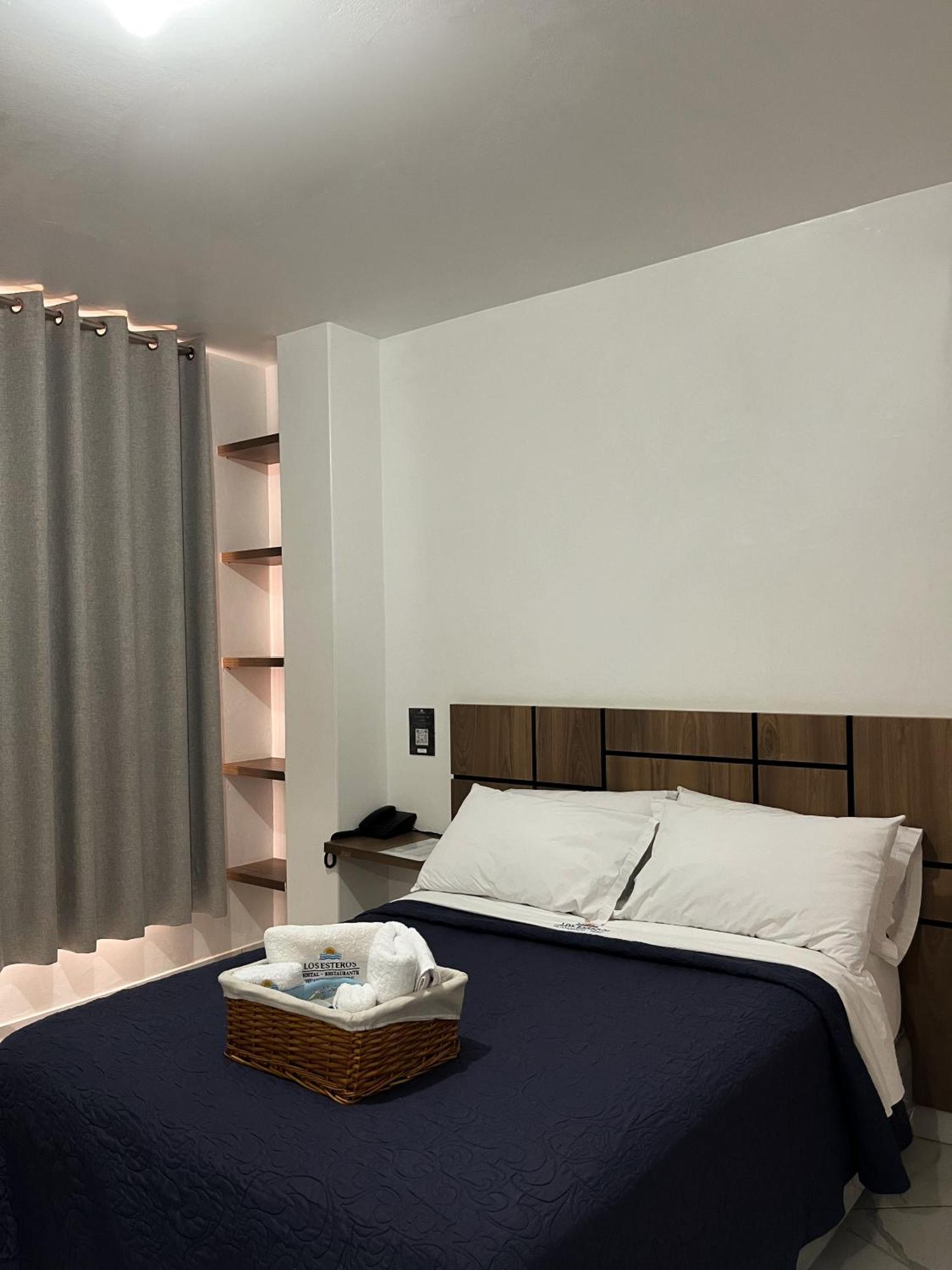 Los Esteros Hostal 후안차코 외부 사진